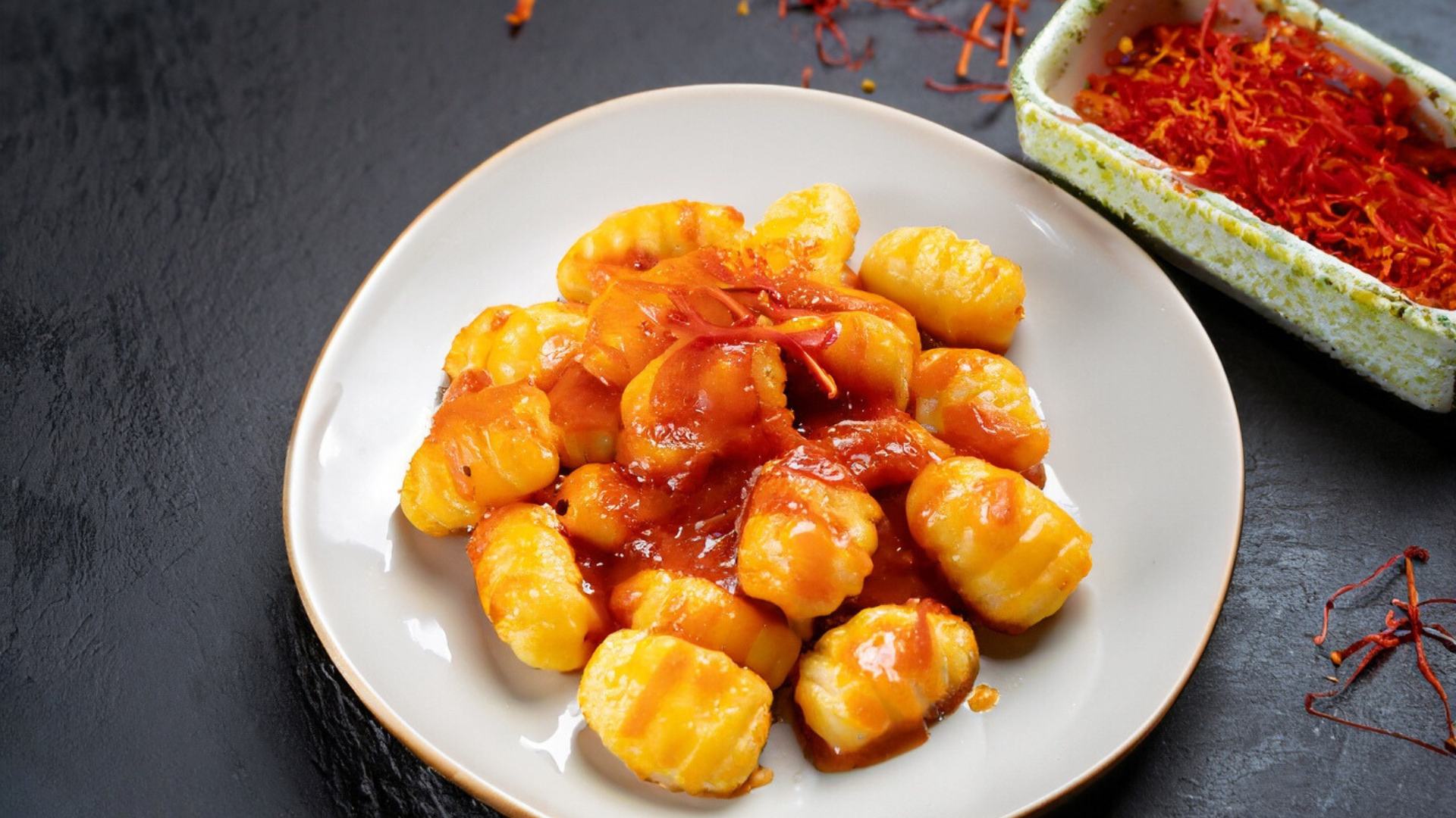 Ricette per bambini con zafferano: gnocchi con salsa di pomodoro 